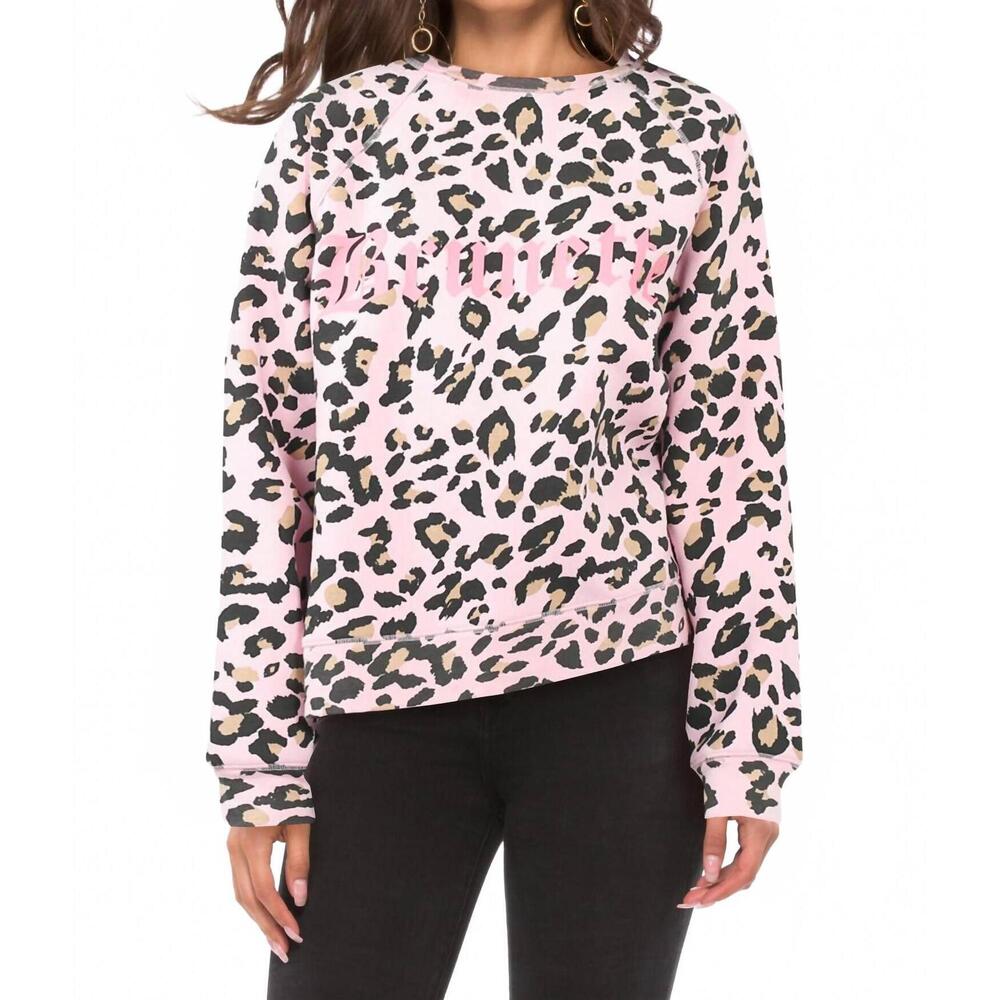 NEW BRUNETTE THE LABEL middle sister crewneck sweatshirt in pink leopard